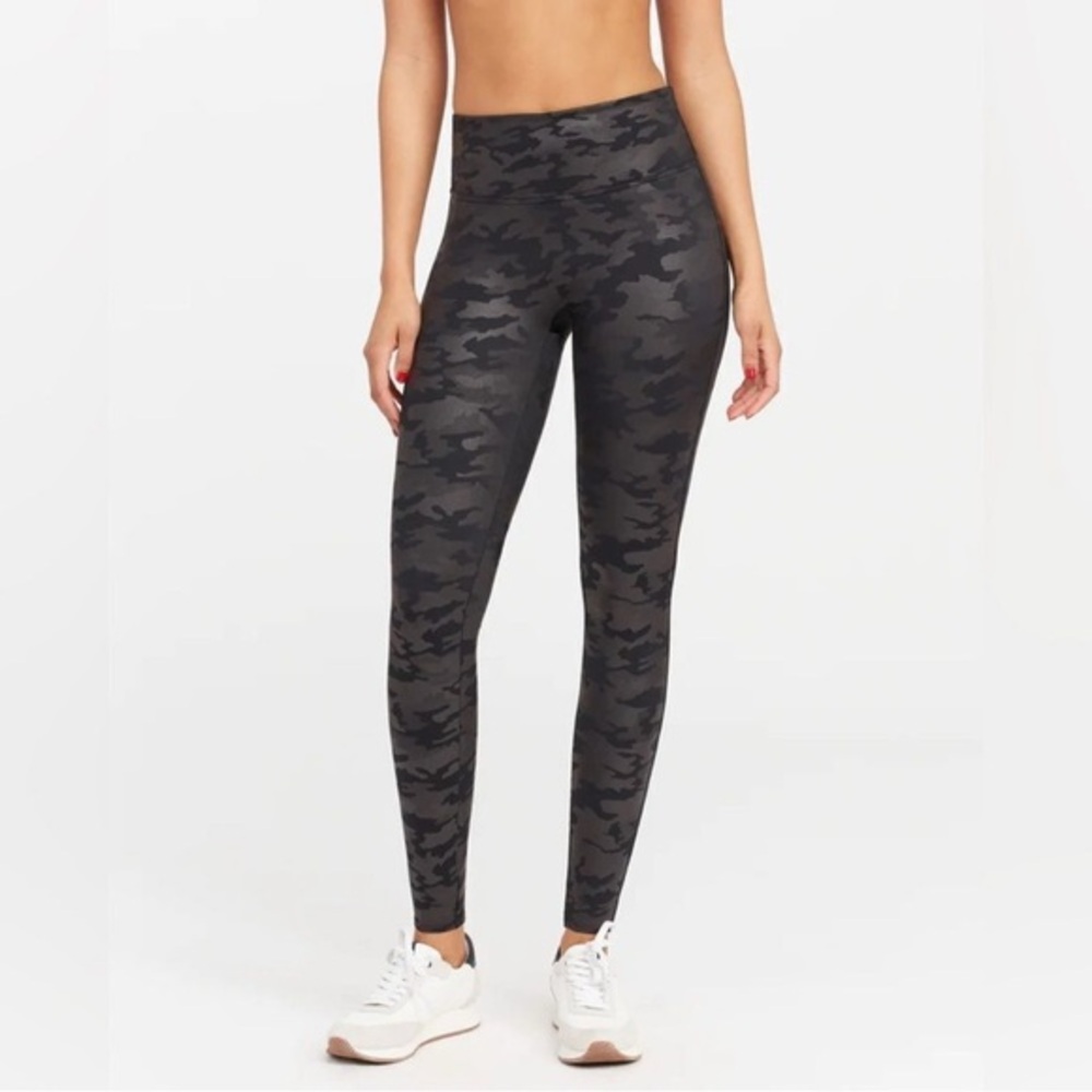 Spanx Matte Black Camo Leggings